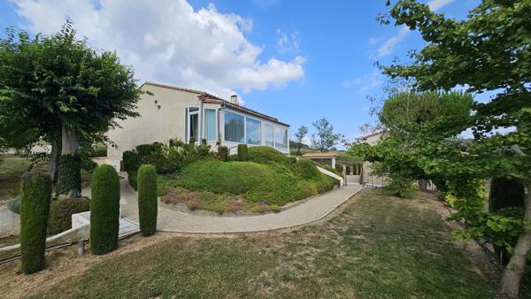 Tonneins (47400) Maison 100m² sur sous sol de 100m² avec dépendances, bergerie, ruisseau sur terrain 9400 m² arboré.