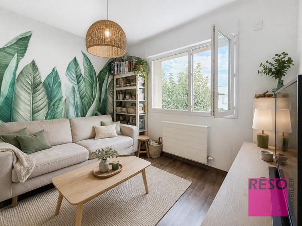Belle maison familiale avec jardin, vue dégagée et prestations soignées