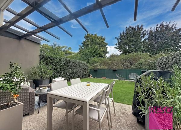 Belle maison familiale avec jardin, vue dégagée et prestations soignées
