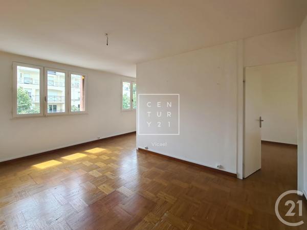 Appartement F5 à vendre  5 pièces - 77,13 m2 LE PLESSIS ROBINSON - 92
