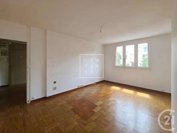 Appartement F5 à vendre  5 pièces - 77,13 m2 LE PLESSIS ROBINSON - 92