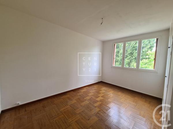 Appartement F5 à vendre  5 pièces - 77,13 m2 LE PLESSIS ROBINSON - 92