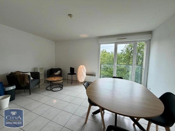 Appartement à louer 3 pièces 63.84m² Tours (37200)