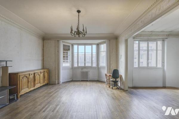 Appartement-deux caves-parking Paris 17