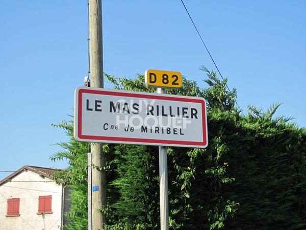 Terrain à bâtir de 383 m² au Mas RILLIER MIRIBEL - Agence Guy HOQUET L'IMMOBILIER de MIRIBEL