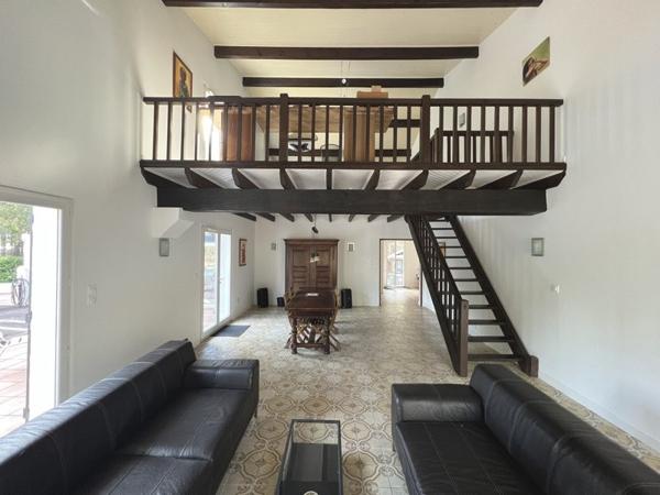 Maison à vendre |  Mios |  8 pièces | 245 m²