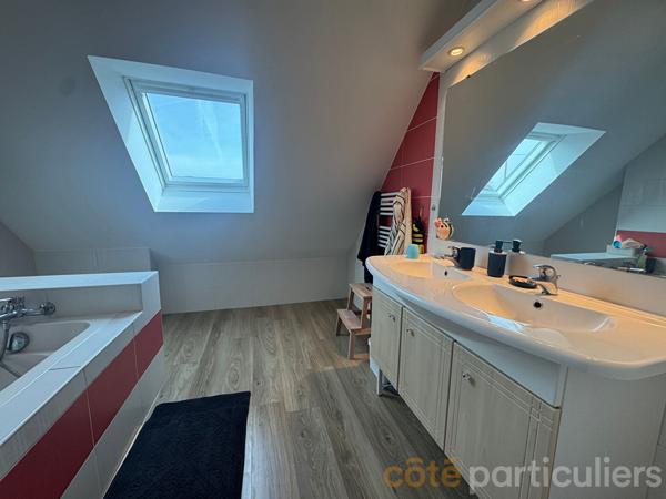 Vente
                Maison152 m² - 6 Pièces -
                    GRAND CHAMP (56390)