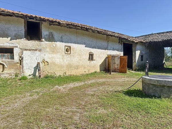 Bouligneux (01330) Grange à réhabiliter de 248m² sur 1487m² terrain dans un Cadre Naturel Exceptionnel.