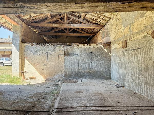 Bouligneux (01330) Grange à réhabiliter de 248m² sur 1487m² terrain dans un Cadre Naturel Exceptionnel.