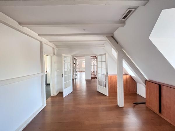 Strasbourg (67000) STRASBOURG KRUTENAU - DUPLEX 156 M² - 1800 €