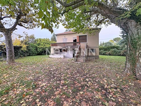 SAINT-RÉMY-DE-PROVENCE ? MAISON À RENOVER AVEC BEAU TERRAIN ET FORT POTENTIEL