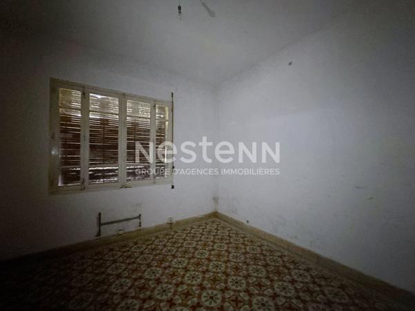 SAINT-RÉMY-DE-PROVENCE ? MAISON À RENOVER AVEC BEAU TERRAIN ET FORT POTENTIEL