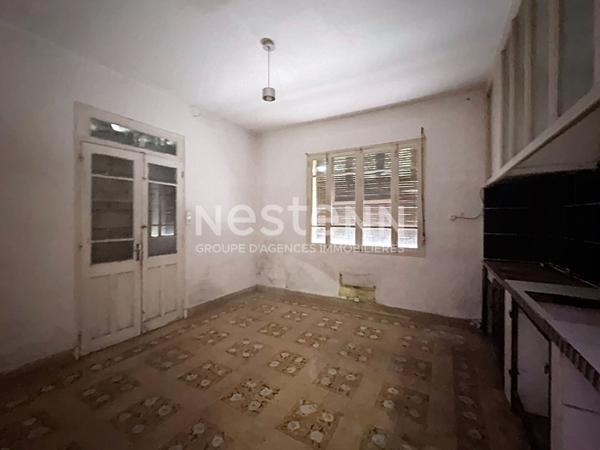 SAINT-RÉMY-DE-PROVENCE ? MAISON À RENOVER AVEC BEAU TERRAIN ET FORT POTENTIEL