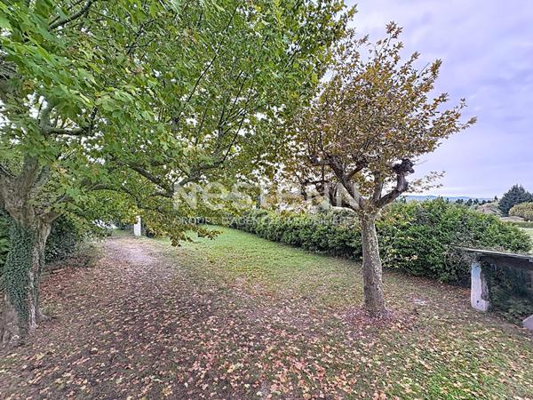 SAINT-RÉMY-DE-PROVENCE ? MAISON À RENOVER AVEC BEAU TERRAIN ET FORT POTENTIEL