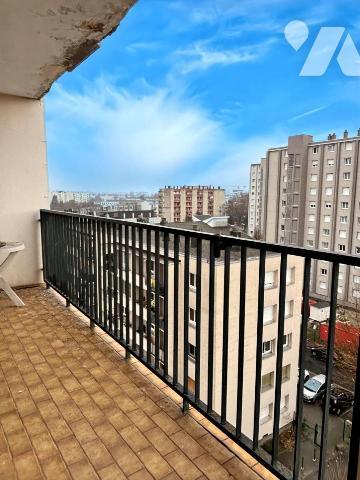 Grenoble, secteur Alpins/Alliés appartement 3P+C en étage
