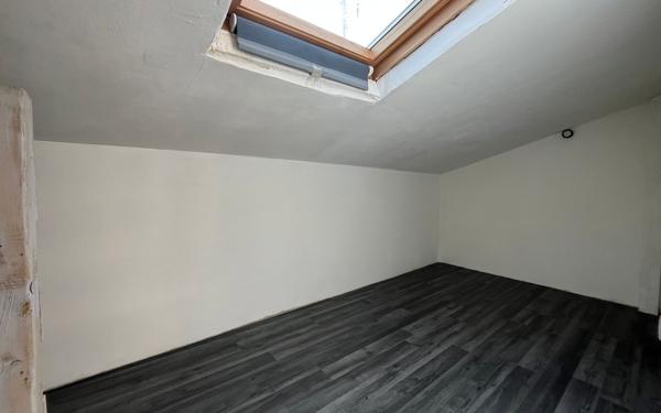 Appartement à louer    1 pièce •  Lunel