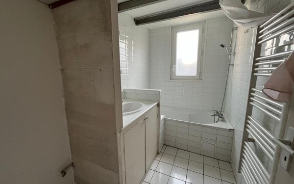 Appartement à louer    1 pièce •  Lunel