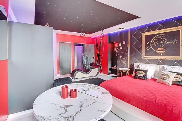 À VENDRE EN EXCLUSIVITÉ à CALLAS - Love room de 40 m²