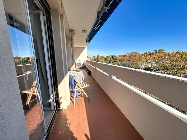FREJUS PLAGE, APPARTEMENT 3 PIECES, TERRASSE ET CAVE