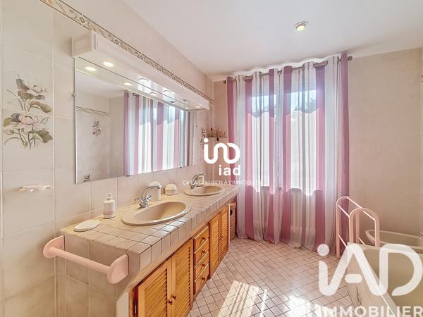 Maison à vendre 7 pièces 125 m² Arnières-sur-Iton