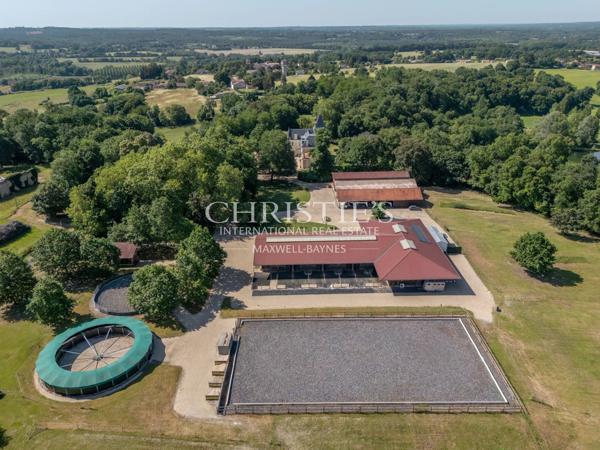 Magnifique château avec installations équestres professionnelles