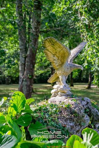 SAINT-SULPICE-DE-ROYAN - Spacieuse Maison Familiale avec Grand Terrain Boisé et Piscine