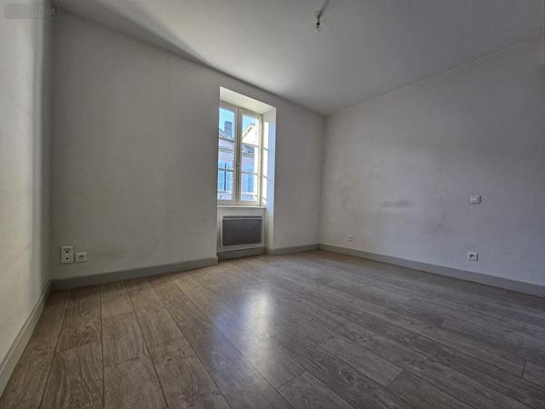 Appartement à louer à Pont-de-Veyle dans l'Ain (01290), ref : 008/2318