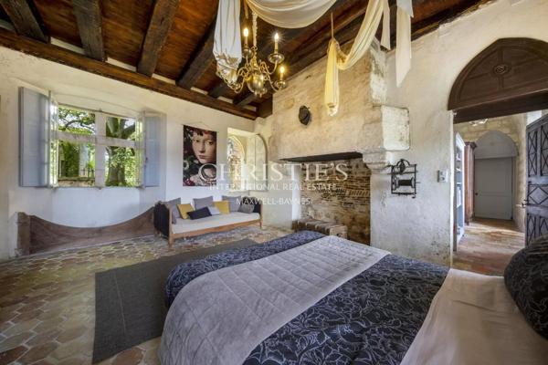 Château exceptionnel avec Dépendances près d’Angoulême