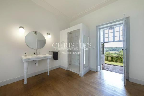 Château exceptionnel avec Dépendances près d’Angoulême