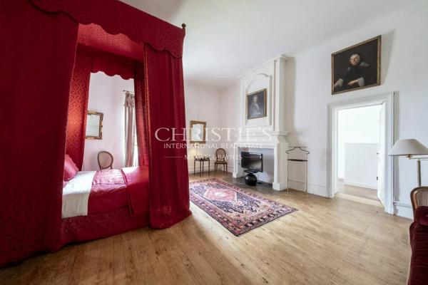 Château exceptionnel avec Dépendances près d’Angoulême