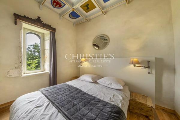 Château exceptionnel avec Dépendances près d’Angoulême