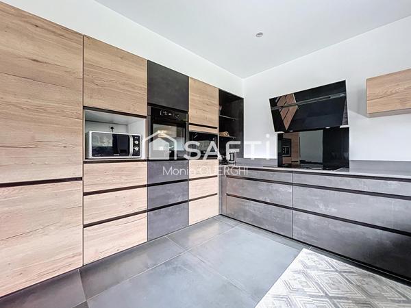 Maison récente, très bonne  prestations, idéale pour une famille.