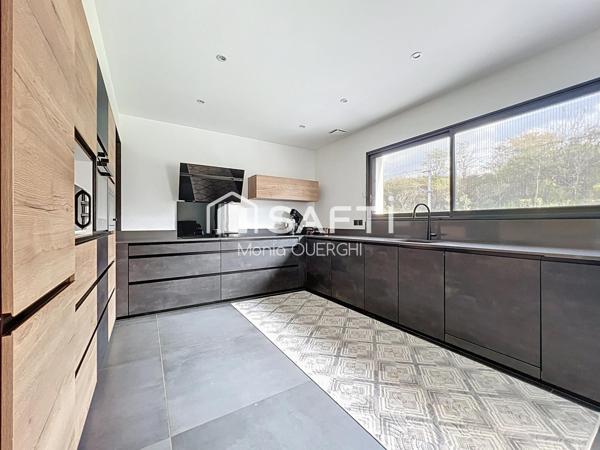 Maison récente, très bonne  prestations, idéale pour une famille.