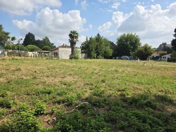 Terrain à vendre 53 900 € Jonzac 489 m² DPE