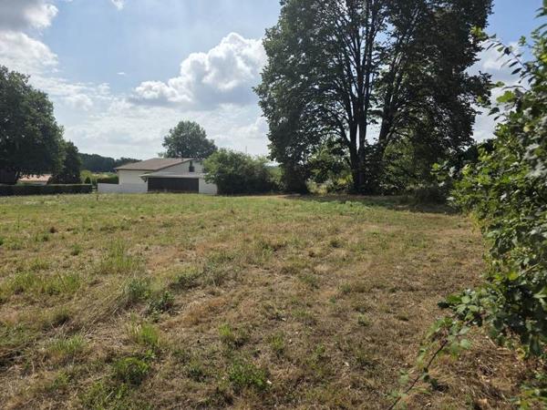 Terrain à vendre 53 900 € Jonzac 489 m² DPE