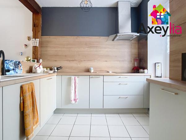 Roanne (42300) A VENDRE - ROANNE BORDS DE LOIRE - MAISON RÉNOVÉE AVEC GRANDE TERRASSE ET STATIONNEMENT PRIVATIF