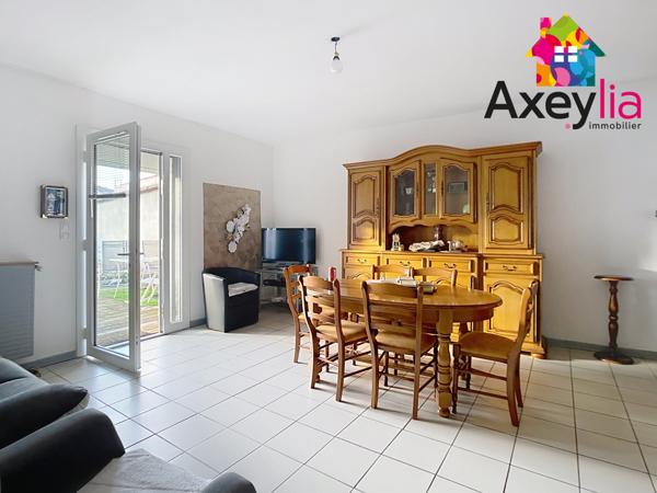 Roanne (42300) A VENDRE - ROANNE BORDS DE LOIRE - MAISON RÉNOVÉE AVEC GRANDE TERRASSE ET STATIONNEMENT PRIVATIF