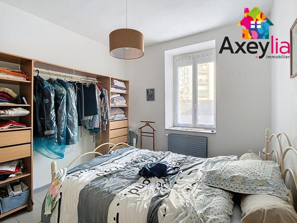 Roanne (42300) A VENDRE - ROANNE BORDS DE LOIRE - MAISON RÉNOVÉE AVEC GRANDE TERRASSE ET STATIONNEMENT PRIVATIF