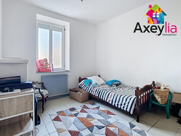 Roanne (42300) A VENDRE - ROANNE BORDS DE LOIRE - MAISON RÉNOVÉE AVEC GRANDE TERRASSE ET STATIONNEMENT PRIVATIF