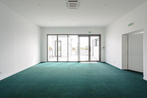 Plateau bureaux 250 m² premium siège PME — Lagord, 3 min La Rochelle