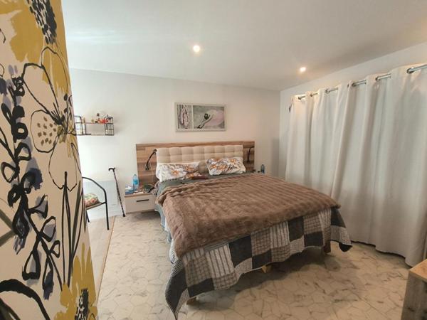 LEZIGNAN CORBIERE , GRANDE MAISON T 6 AVEC GITE