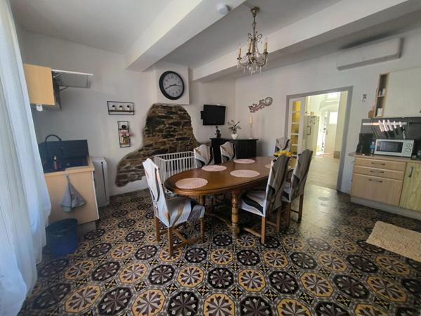 LEZIGNAN CORBIERE , GRANDE MAISON T 6 AVEC GITE