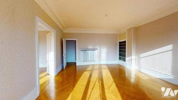 Appartement Thionville Place de la République T8, proche gare avec garage