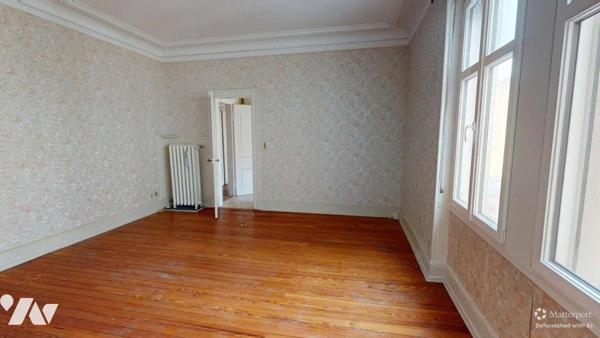 Appartement Thionville Place de la République T8, proche gare avec garage