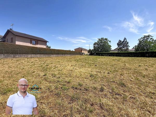 Terrain à vendre de 802,00 m² LES AVENIERES (38)