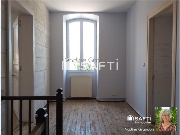 Maison familiale, non mitoyenne avec Granges attenantes et jardin clos