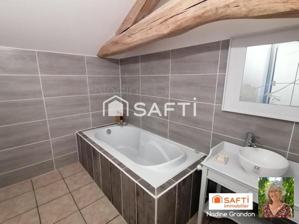 Maison familiale, non mitoyenne avec Granges attenantes et jardin clos