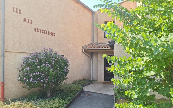 Appartement à vendre    2 pièces •  Gréoux-les-Bains