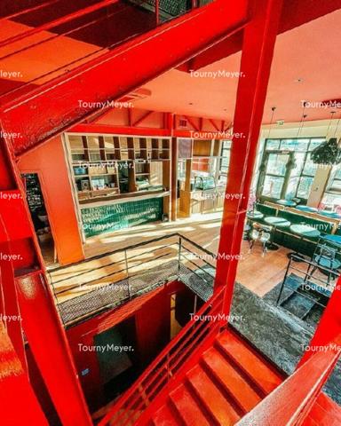 LOCATION - LOCAL COMMERCIAL D'ANGLE - BORDEAUX RIVE DROITE.