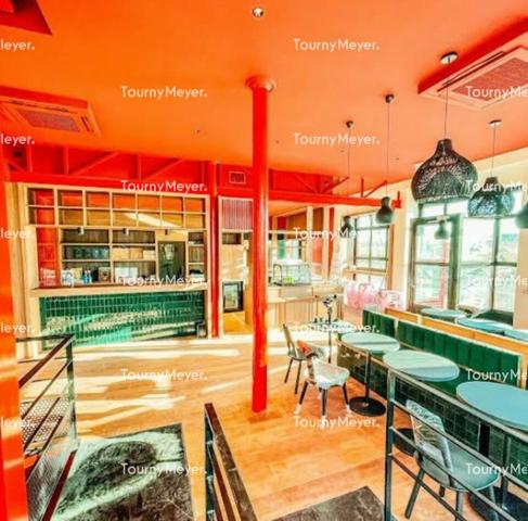 LOCATION - LOCAL COMMERCIAL D'ANGLE - BORDEAUX RIVE DROITE.